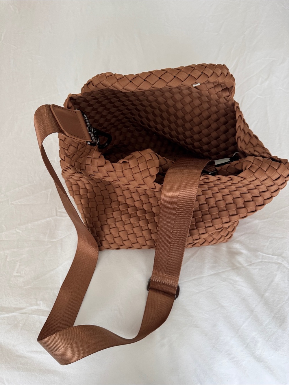 NAGHEDI small st. Barths woven bag Cognac Brown - Picture 4 of 8